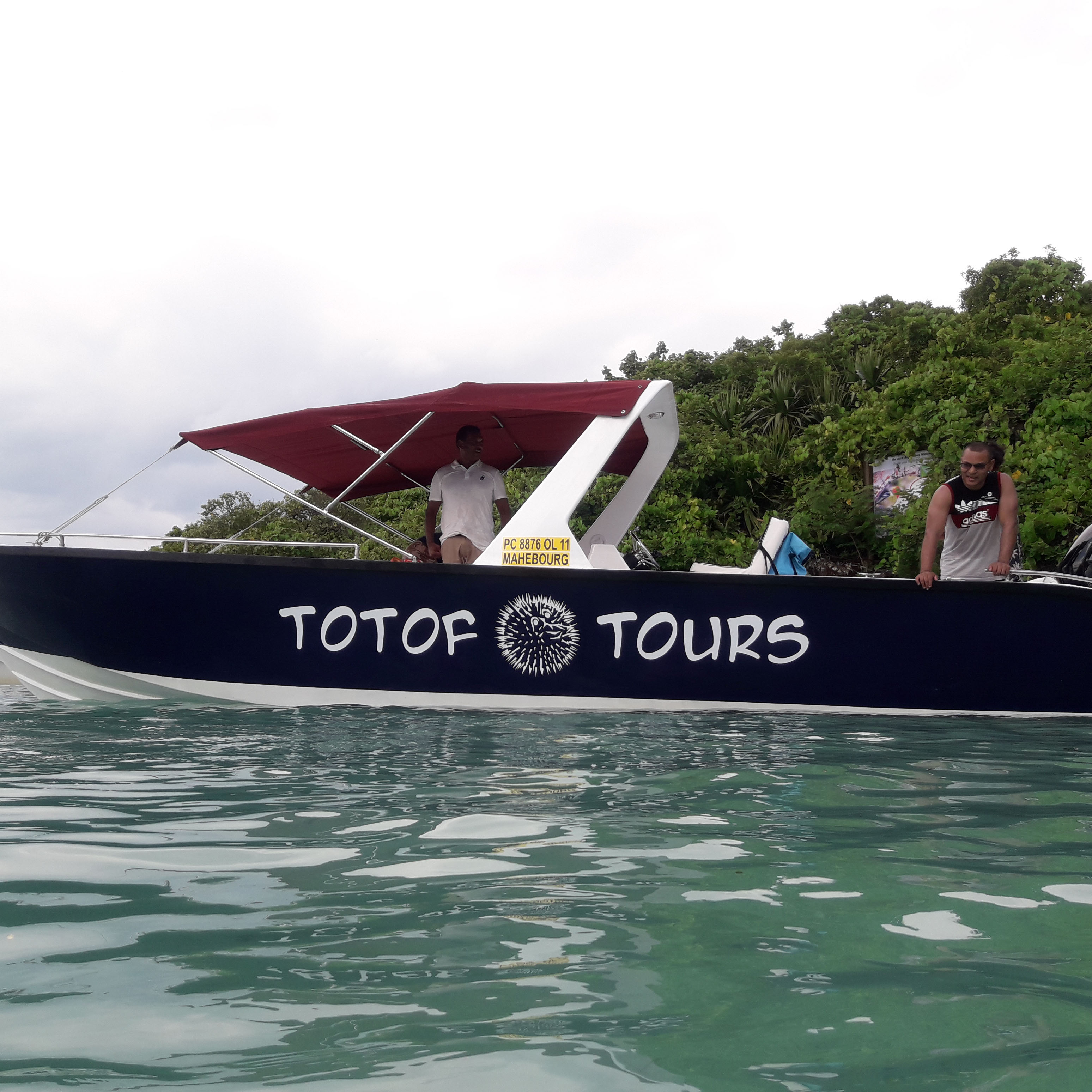excursion en bateau rapide à l'ile-aux-cerfs avec totof tours