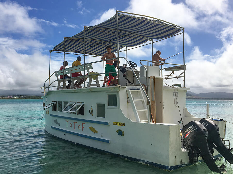boat trip in mauritius