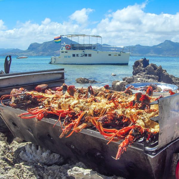 lobster barbeque on ile-aux-phare totof tours